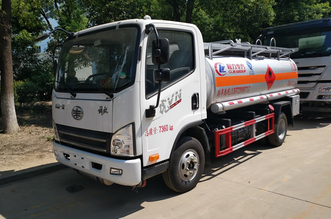 解放虎V5噸油罐車